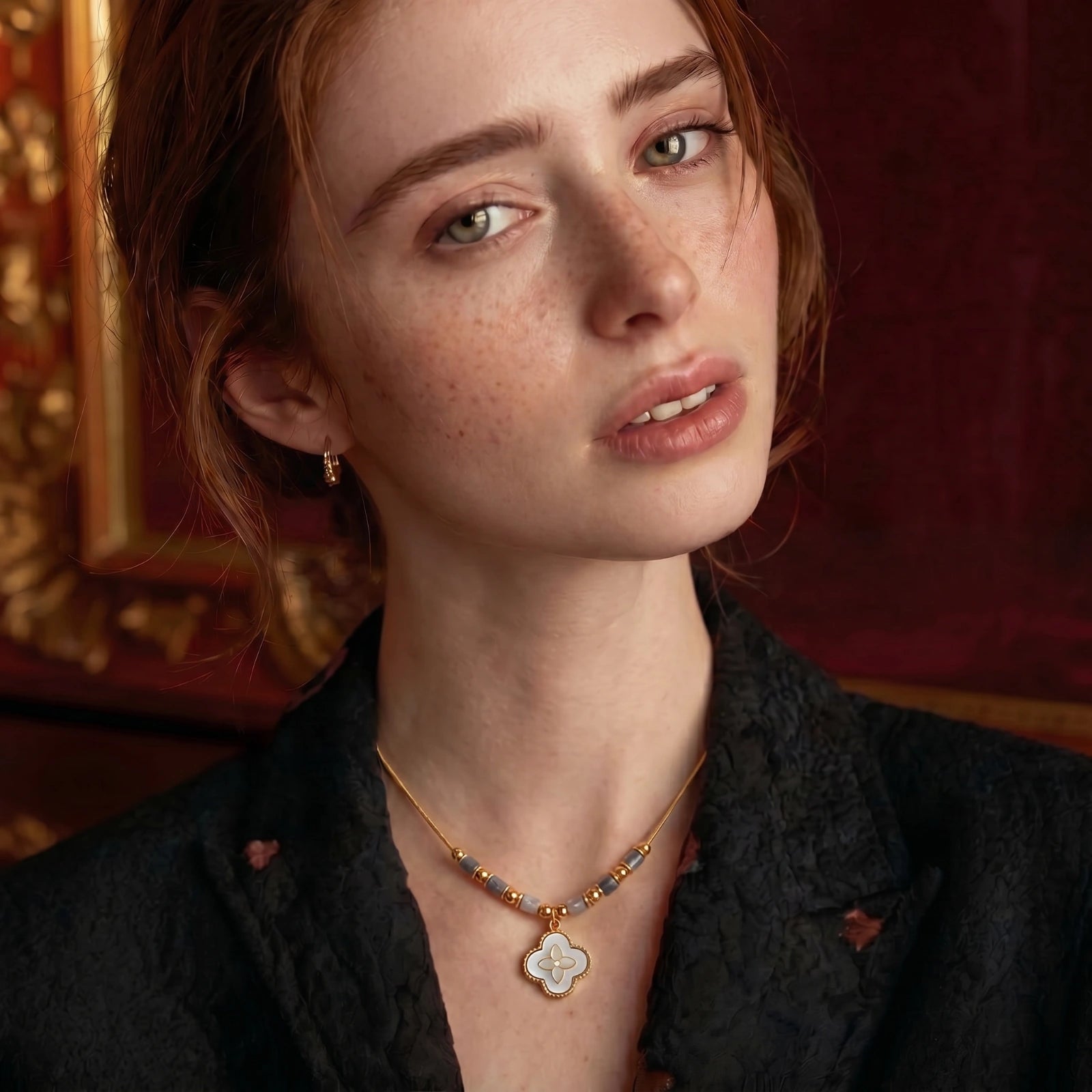 Collar Trébol Místico
